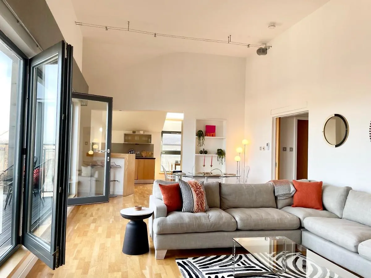 Edinburgh Penthouse 101 Apartment