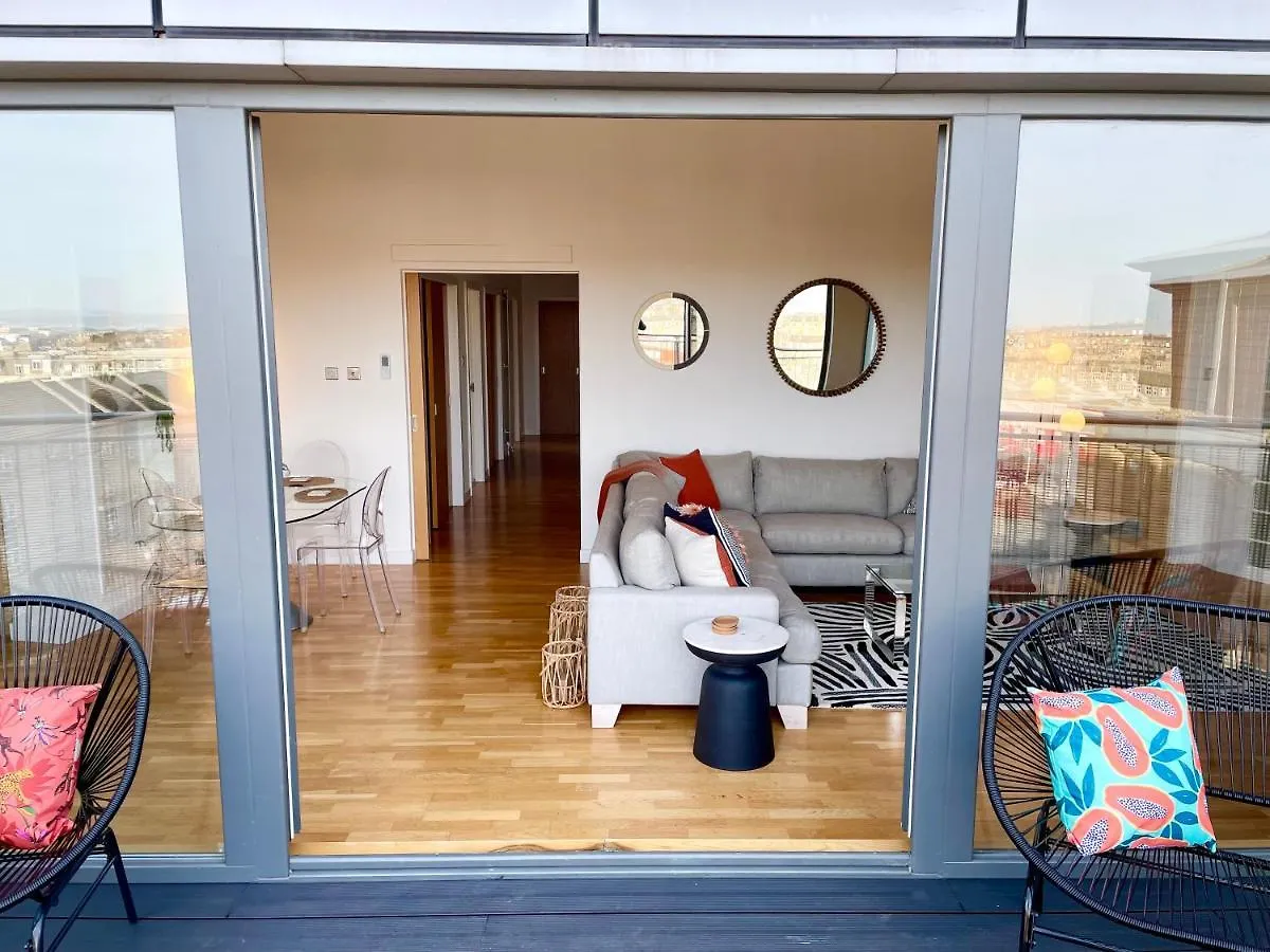 Edinburgh Penthouse 101 Apartment