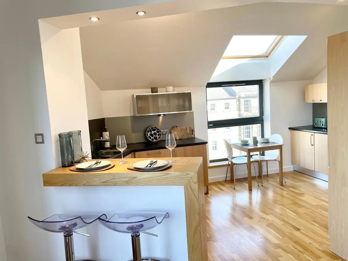 Edinburgh Penthouse 101 Apartment